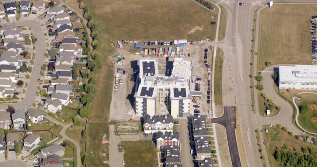 South Pointe at Becker Crescent in Fort Saskatchewan, AB - Building Photo - Building Photo