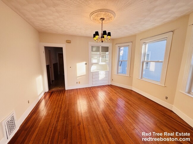 39 Montfern Ave, Unit 2 in Boston, MA - Building Photo - Building Photo