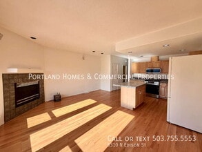 8310 N Edison St in Portland, OR - Building Photo - Building Photo