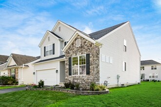 8865 Sweetshade Dr in Lewis Center, OH - Building Photo - Building Photo
