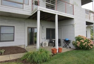 1030 Lookout Dr, Unit 1030 Lookout Drive in Erie, PA - Building Photo