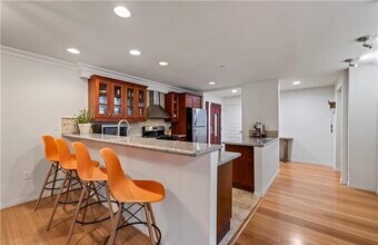 6221 Monterey Rd-Unit -Apt 205 in Los Angeles, CA - Building Photo - Building Photo