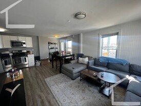 884 E 2nd St in Boston, MA - Building Photo