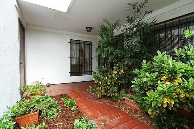 4508 Medinah Pl in Bellaire, TX - Building Photo - Building Photo