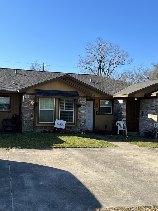 1201 1st Ave S in Texas City, TX - Building Photo