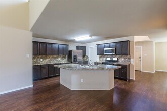2119 Treasure Mountain Dr in Spring, TX - Foto de edificio - Building Photo