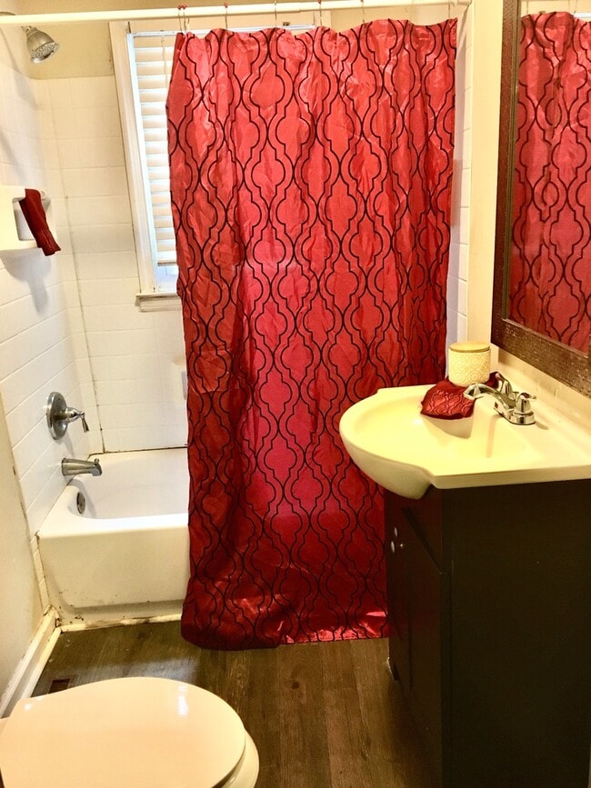 property at 1604 W Davidson Ave