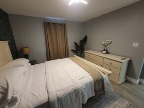 106 E Chandler Rd in West Palm Beach, FL - Foto de edificio - Building Photo