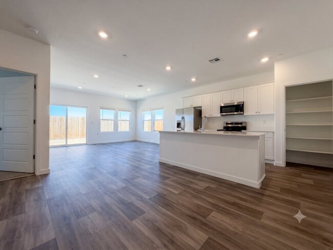 property at 3323 N Contessa Ave