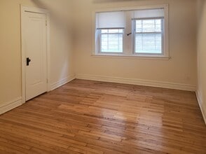 2922 N Albany Ave in Chicago, IL - Building Photo - Building Photo