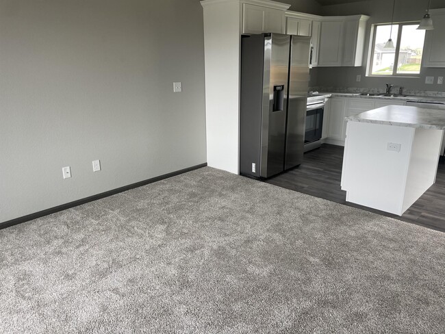 408 Yelner Dr in Box Elder, SD - Building Photo - Building Photo