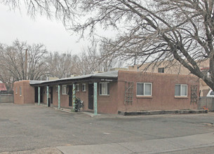 517 Cardenas Dr SE in Albuquerque, NM - Building Photo - Building Photo