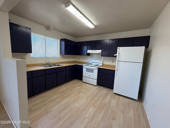 408 Madison Ave in Prescott, AZ - Foto de edificio - Building Photo