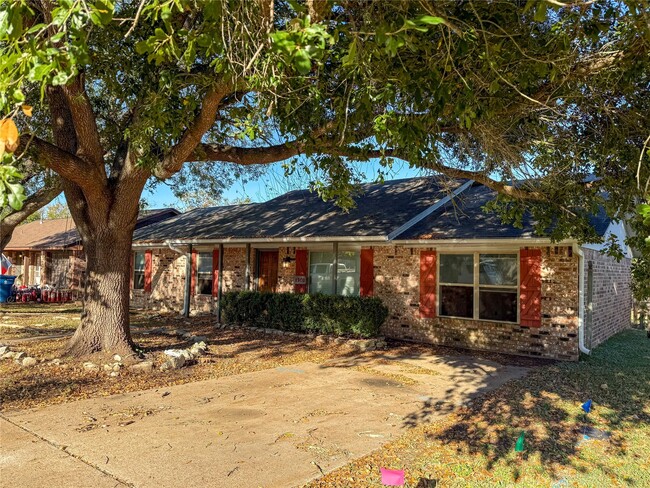 1501 Stacey St in Navasota, TX - Building Photo - Building Photo