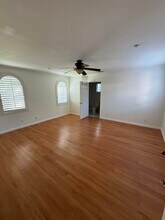 923 Royal Oaks Dr in Monrovia, CA - Building Photo - Building Photo