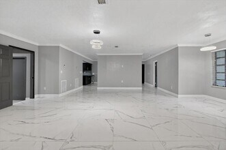 15775 N Miami Ave in Miami, FL - Building Photo - Building Photo
