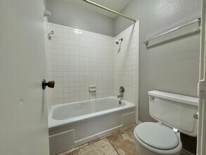 306-308-308 Brookwood Dr in Texarkana, TX - Building Photo - Building Photo