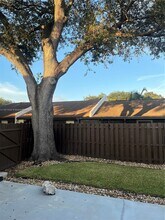 1571 NW 98th Way in Pembroke Pines, FL - Building Photo - Building Photo
