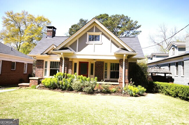 property at 220 Mountain View St