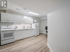 279 Hounslow Ave in Toronto, ON - Building Photo - Building Photo