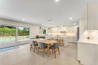 1070 Marble Way in Boca Raton, FL - Foto de edificio - Building Photo