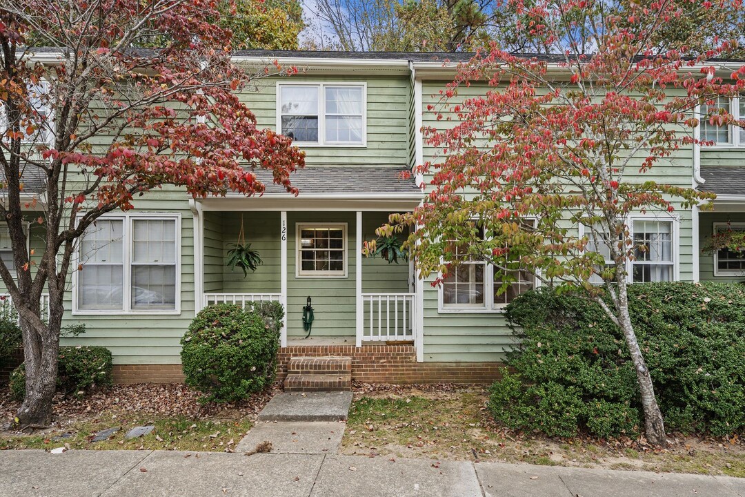 126 Shady Spring Pl in Durham, NC - Foto de edificio