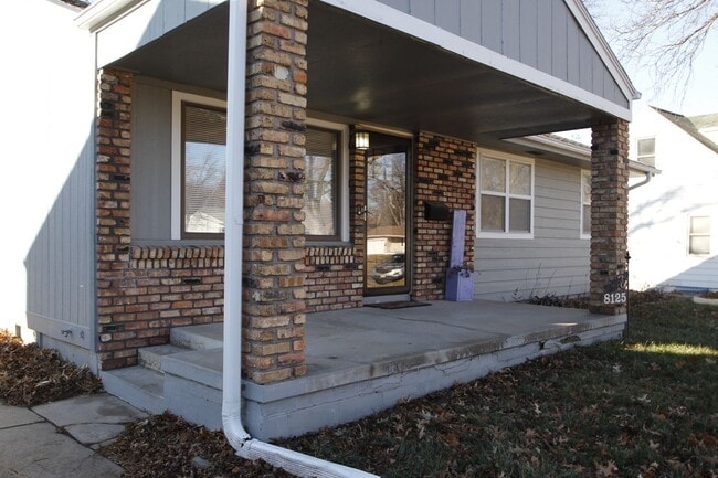 8125 Barbara St in Omaha, NE - Building Photo - Building Photo