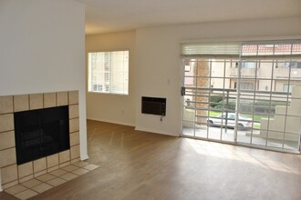 3750 Kelton Ave in Los Angeles, CA - Building Photo - Interior Photo