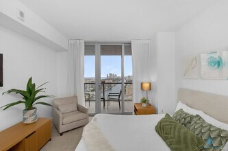 2602 E Hallandale Beach Blvd in Hallandale Beach, FL - Building Photo - Building Photo