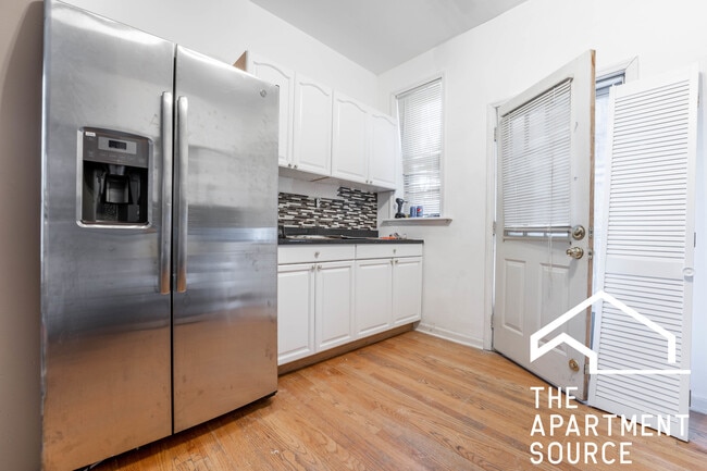 907 W Belmont Ave, Unit 2f