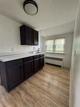 1316 Maple Ave, Unit Unit B in Glendora, NJ - Foto de edificio - Building Photo