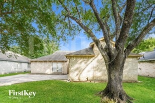 2338 Loyanne Dr in Spring, TX - Building Photo