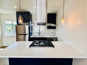 2906 Carmona Ave in Los Angeles, CA - Building Photo - Building Photo