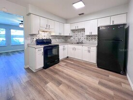 5821 NW 23rd Terrace in Gainesville, FL - Building Photo