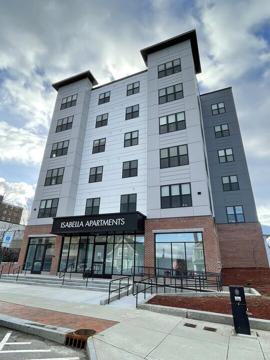 The Isabella Apartments in Concord, NH - Building Photo