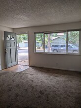 2897-2899 Applewood Ln in Eugene, OR - Building Photo - Building Photo