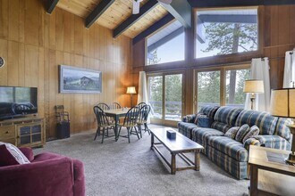 1335 Snow Flower Ln in Tahoe City, CA - Building Photo - Building Photo