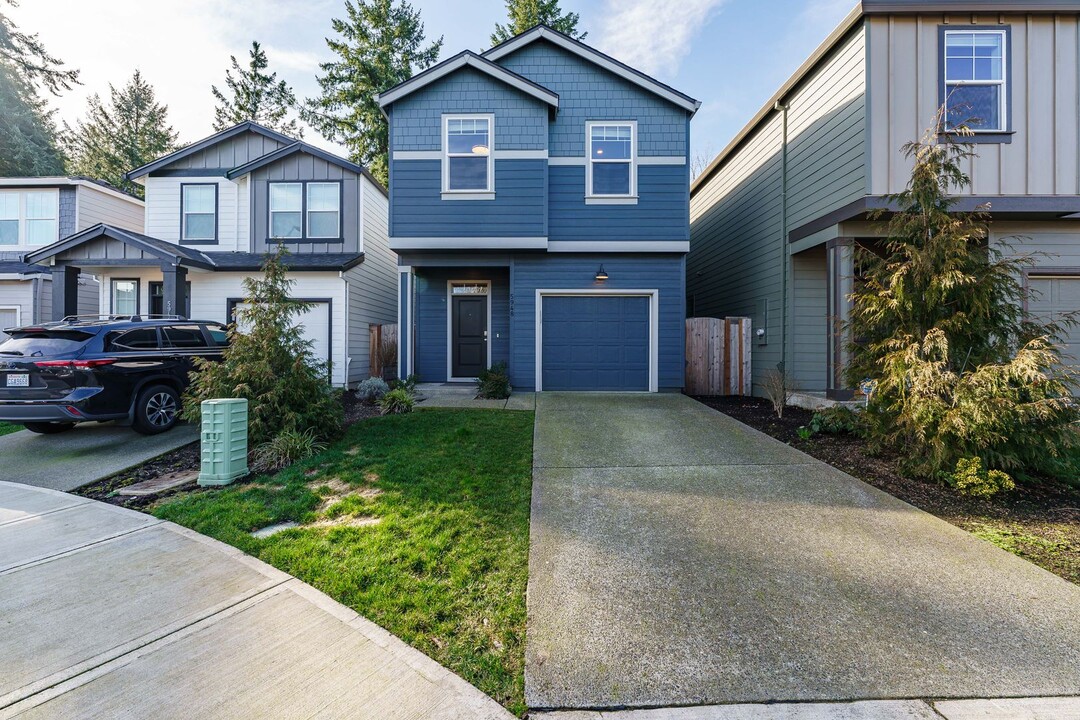 5948 NE 80th Ct in Vancouver, WA - Foto de edificio