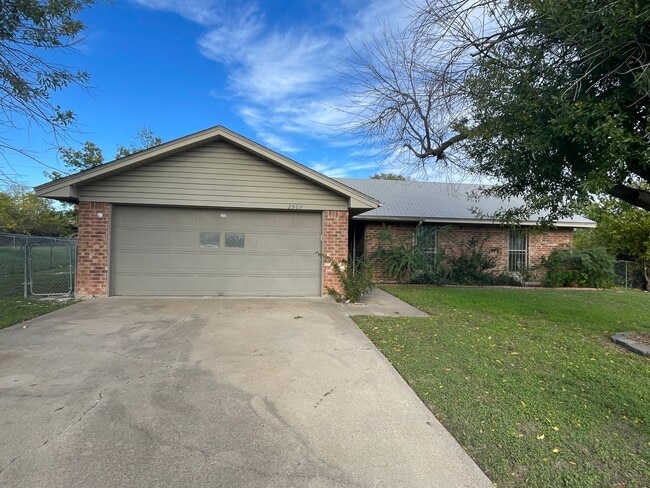2902 Trailridge Cir