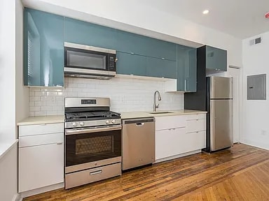 4816 Chester Ave in Philadelphia, PA - Foto de edificio - Building Photo