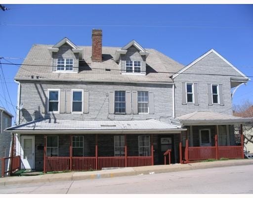 101 W Walnut St in Washington, PA - Foto de edificio