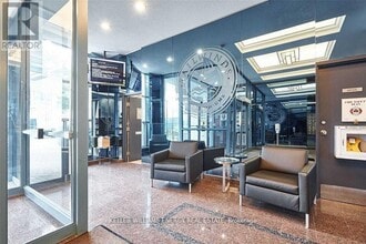 360 Watson St W in Whitby, ON - Building Photo - Building Photo