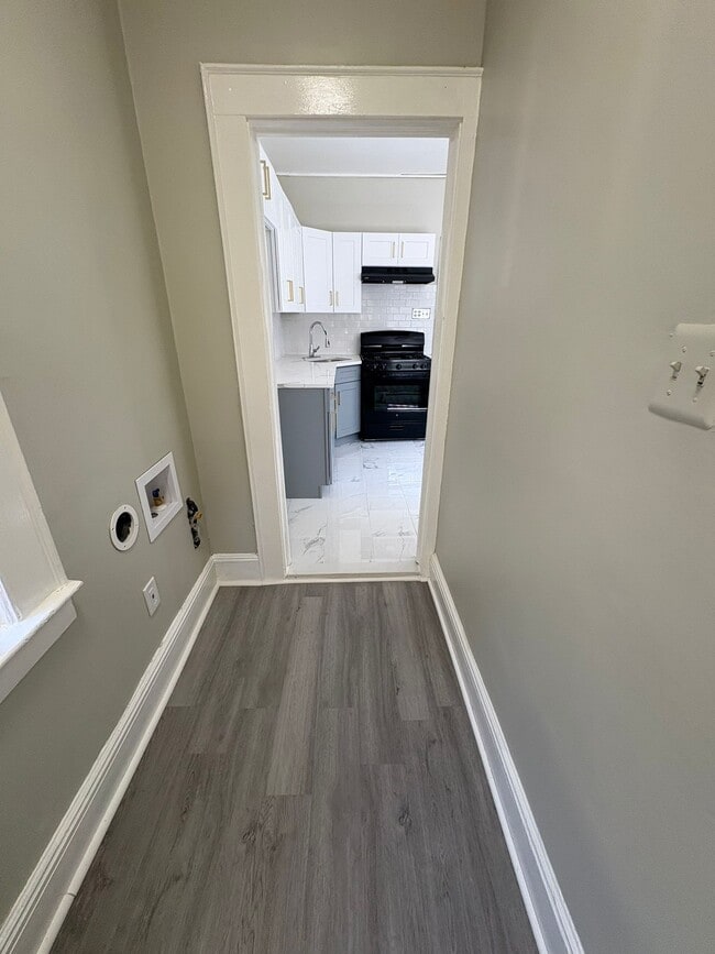 26-28 Finlay Pl, Unit 3 in Newark, NJ - Building Photo - Building Photo