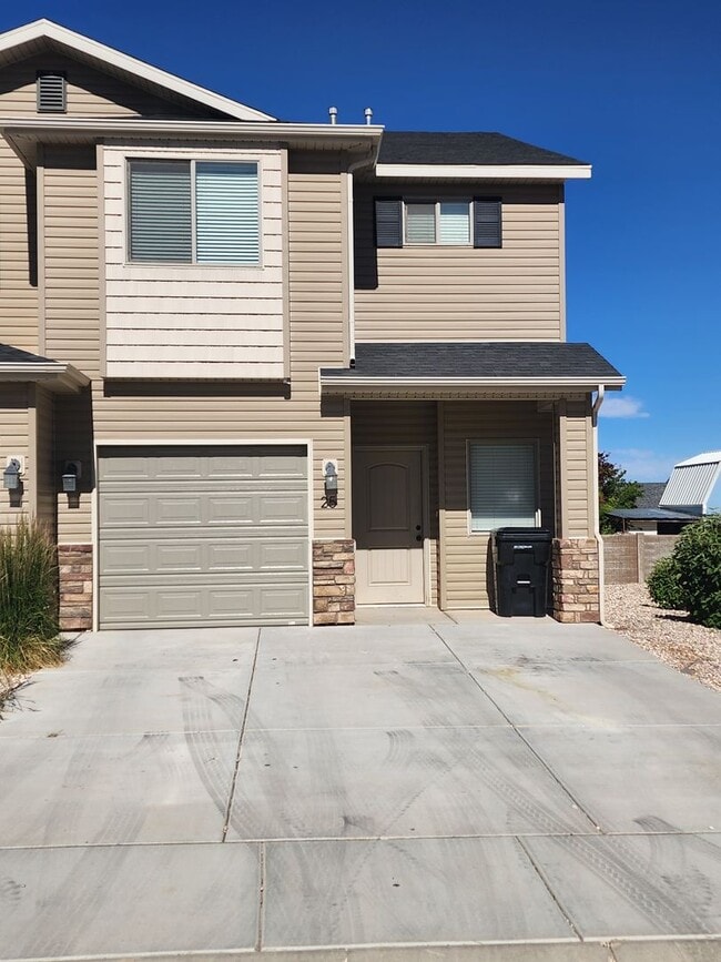1677 N Main St in Cedar City, UT - Building Photo - Building Photo