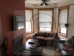 3135 N Clifton Ave-Unit -3f in Chicago, IL - Building Photo - Building Photo