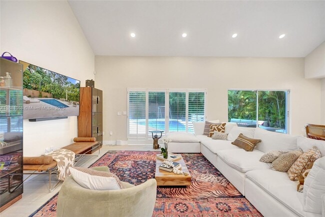 2360 Tigertail Ave in Miami, FL - Building Photo - Building Photo