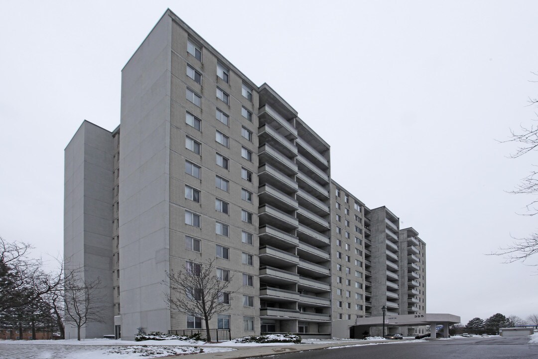 355 Rathburn Rd in Mississauga, ON - Building Photo