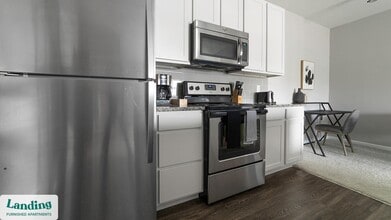 4664 Kenny Rd in Columbus, OH - Building Photo - Building Photo