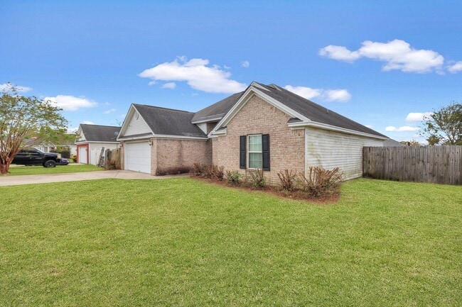 110 Auburn Cir in Glennville, GA - Building Photo - Building Photo