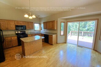 11972 London St NE in Minneapolis, MN - Building Photo - Building Photo